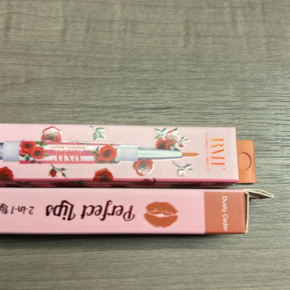 ❌SOLD OUT ❌🔥2-in-1lip duo Romantic Beauty 🔥 - Picture 6 of 11